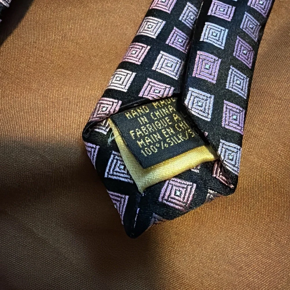 Donald J Trump Signature Collection Tie Mens One Size Pink Geometric 100% Silk!